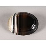 A BANDED AGATE BROOCH.