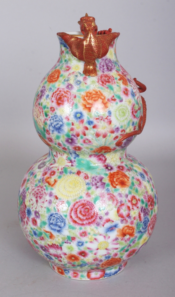A GOOD QUALITY CHINESE FAMILLE ROSE MILLEFLEUR DOUBLE GOURD PORCELAIN VASE, the shoulders and neck - Image 2 of 9