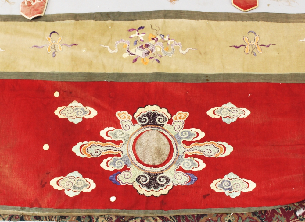TWO SIMILAR EARLY 20TH CENTURY CHINESE SILK EMBROIDERED FABRIC WALL HANGINGS, decorated with dragons - Image 3 of 5