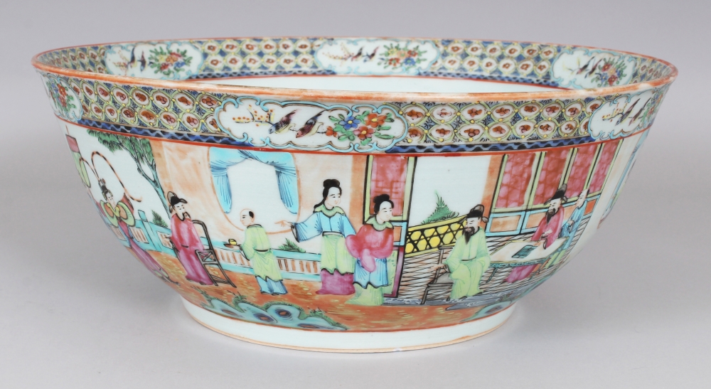 A GOOD LARGE 19TH CENTURY CHINESE CANTON PORCELAIN PUNCH BOWL, the sides painted with a continuous