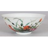 A GOOD QUALITY CHINESE FAMILLE ROSE PORCELAIN BOWL, the sides decorated with a preying mantis on