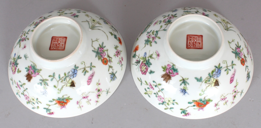 A PAIR OF CHINESE FAMILLE ROSE PORCELAIN BOWLS, each decorated with insects and floral sprays, - Image 5 of 8