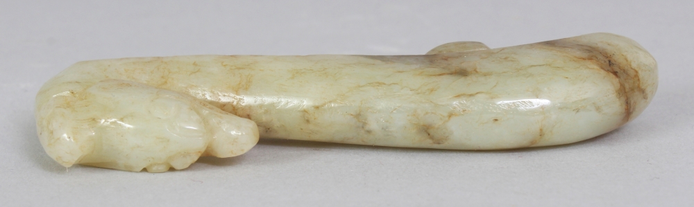 A CHINESE CELADON JADE BELT HOOK, 3.25in long. - Image 3 of 4