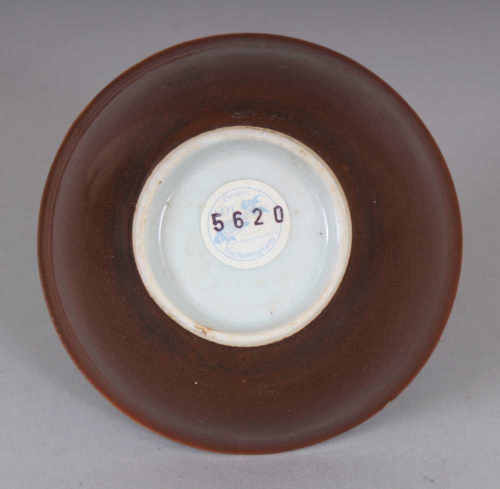 AN 18TH CENTURY CHINESE BLUE & WHITE BATAVIAN WARE NANKING CARGO PORCELAIN TEABOWL & SAUCER, each - Image 5 of 10