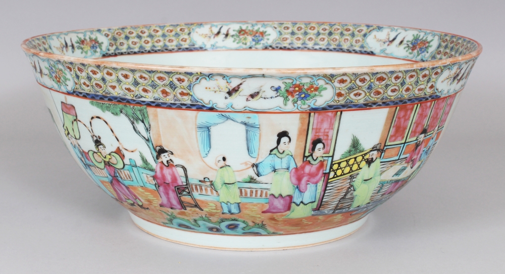 A GOOD LARGE 19TH CENTURY CHINESE CANTON PORCELAIN PUNCH BOWL, the sides painted with a continuous - Image 3 of 10
