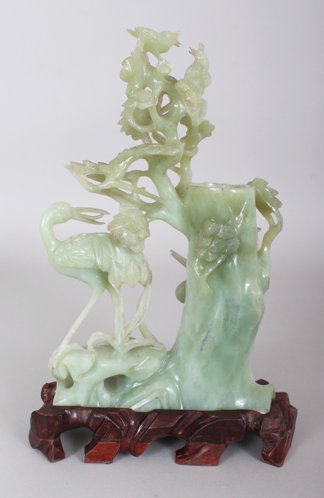 A CHINESE JADE-LIKE CELADON GREEN HARDSTONE VASE CARVING, together with a fitted wood stand, - Image 3 of 8