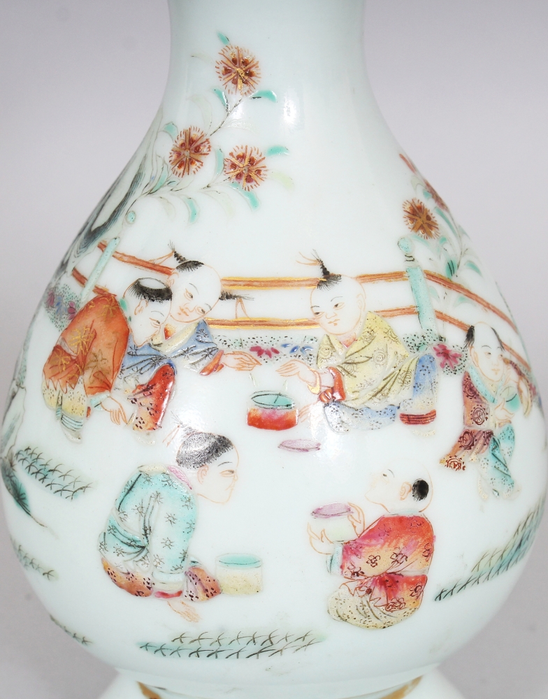 A FINE QUALITY CHINESE DAOGUANG PERIOD FAMILLE ROSE YUHUCHUNPING PORCELAIN VASE, painted with an - Image 5 of 9