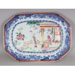 AN 18TH CENTURY CHINESE QIANLONG PERIOD FAMILLE ROSE & UNDERGLAZE-BLUE CHAMFERED RECTANGULAR