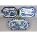 A GROUP OF THREE 18TH CENTURY CHINESE QIANLONG PERIOD BLUE & WHITE PORCELAIN DISHES, of chamfered