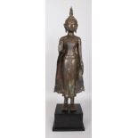 A LARGE GOOD QUALITY 18TH CENTURY THAI GILT BRONZE FIGURE OF BUDDHA, mounted on a square plinth,