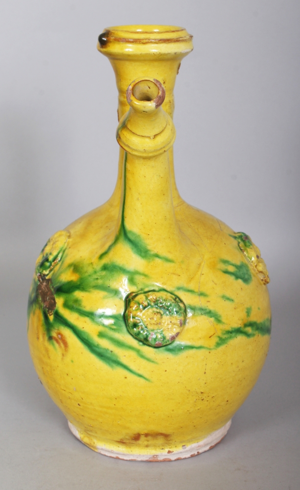 A GOOD 19TH CENTURY OTTOMAN CHANNAKALE GLAZED POTTERY EWER, decorated with splashes of green on a - Image 2 of 8