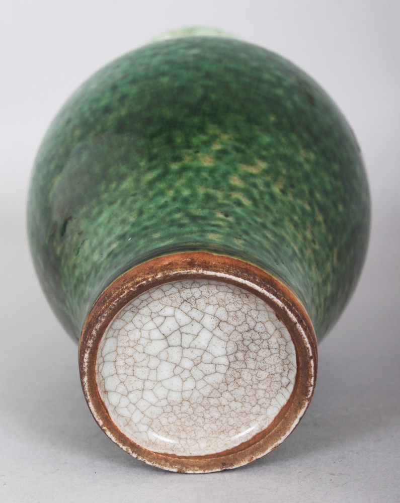 A GOOD 18TH CENTURY CHINESE GREEN GLAZED BALUSTER PORCELAIN VASE, together with a wood stand, the - Image 5 of 7