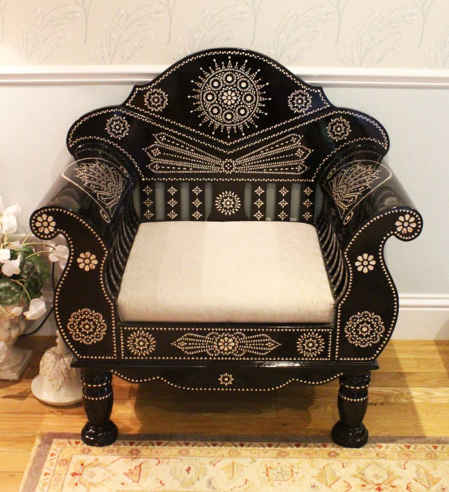 AN EASTERN LACQUER THRONE STYLE CHAIR, with mother-of-pearl inlaid decoration. 3ft 4ins wide x 3ft