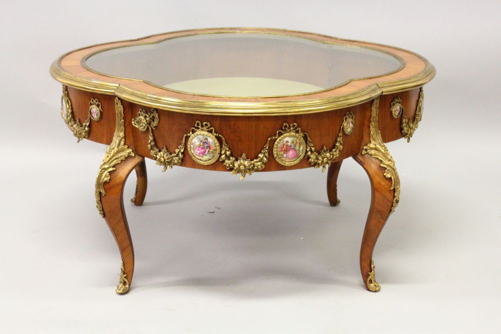 A GOOD FRENCH, KINGWOOD AND ORMOLU LOW VITRINE TABLE, 20TH CENTURY, of quatrefoil outline, the