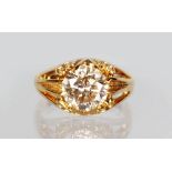 A LARGE GENTS SINGLE STONE DIAMOND RING of 3.53cts, set in 18ct yellow gold.