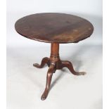 A GEORGIAN MAHOGANY CIRCULAR TILT TOP TRIPOD TABLE. 2ft 8ins diameter.