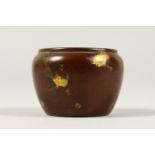 A TINY CHINESE GOLD SPLASH CENSER. 1.25ins.