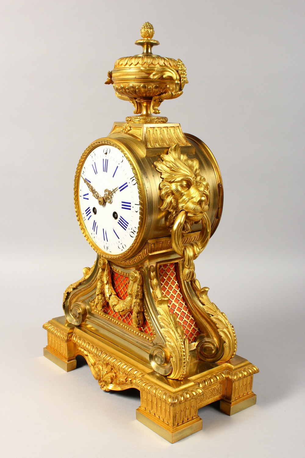 A GOOD 18TH CENTURY FRENCH ORMOLU CLOCK, with blue and white circular dial, eight-day movement - Image 3 of 8