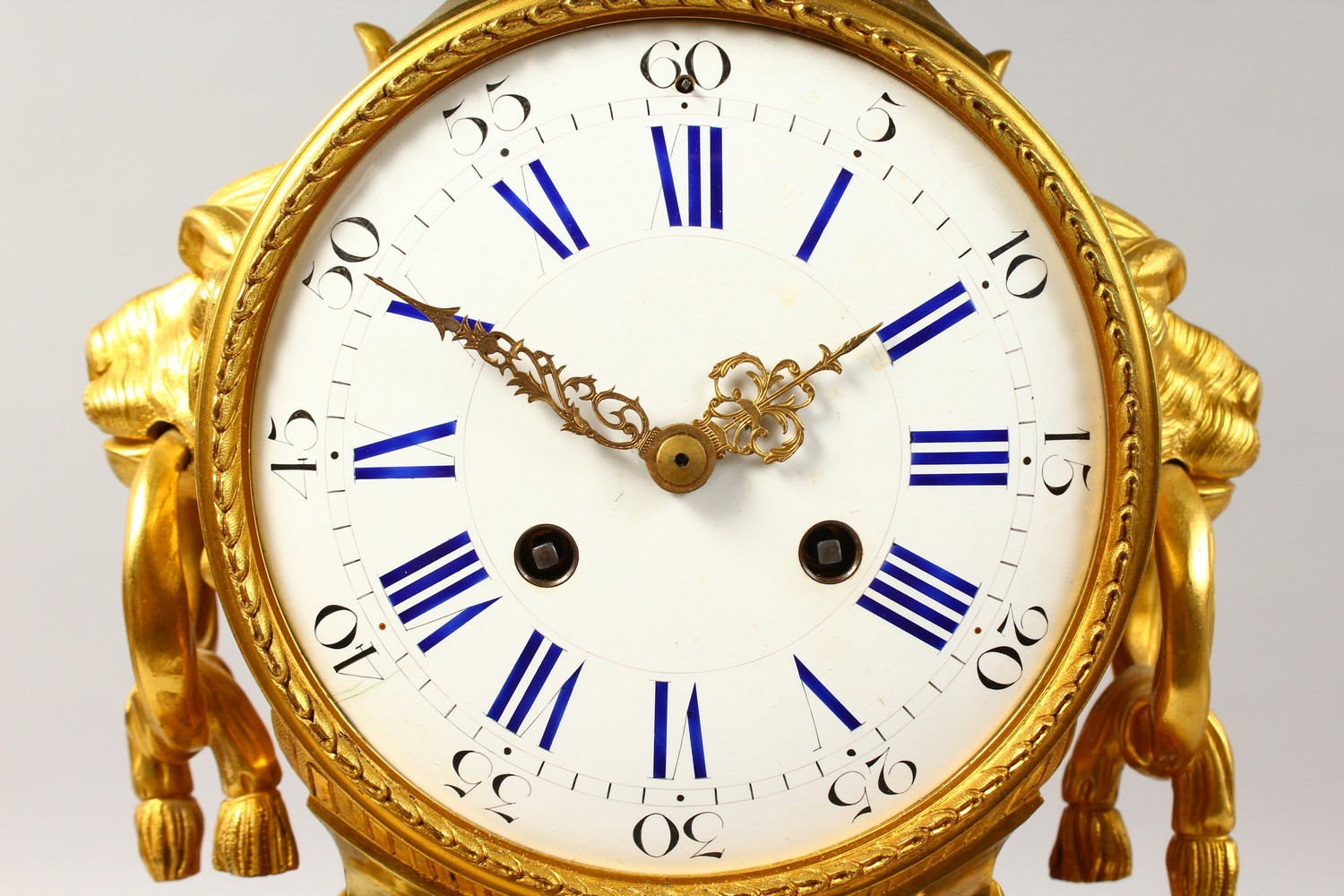 A GOOD 18TH CENTURY FRENCH ORMOLU CLOCK, with blue and white circular dial, eight-day movement - Image 2 of 8