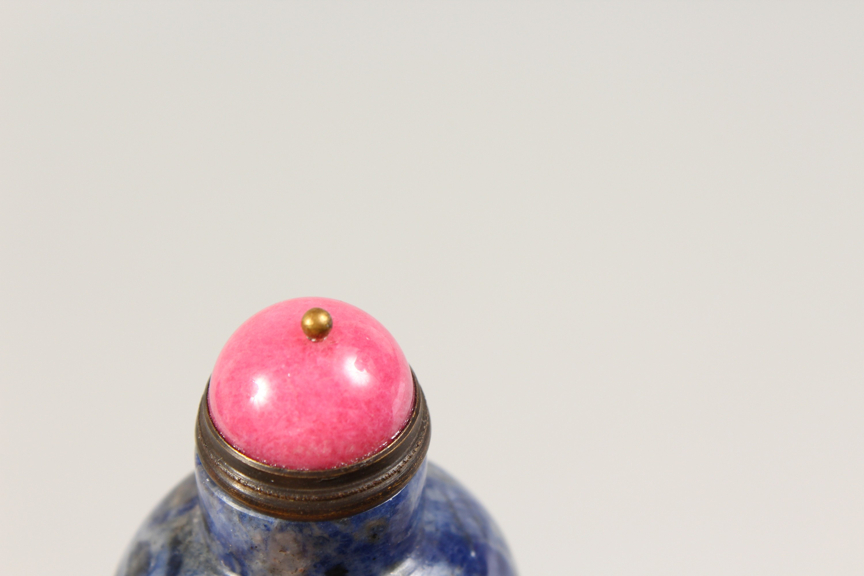 A GOOD LAPIS SNUFF BOTTLE. 2.5ins long. - Image 2 of 5