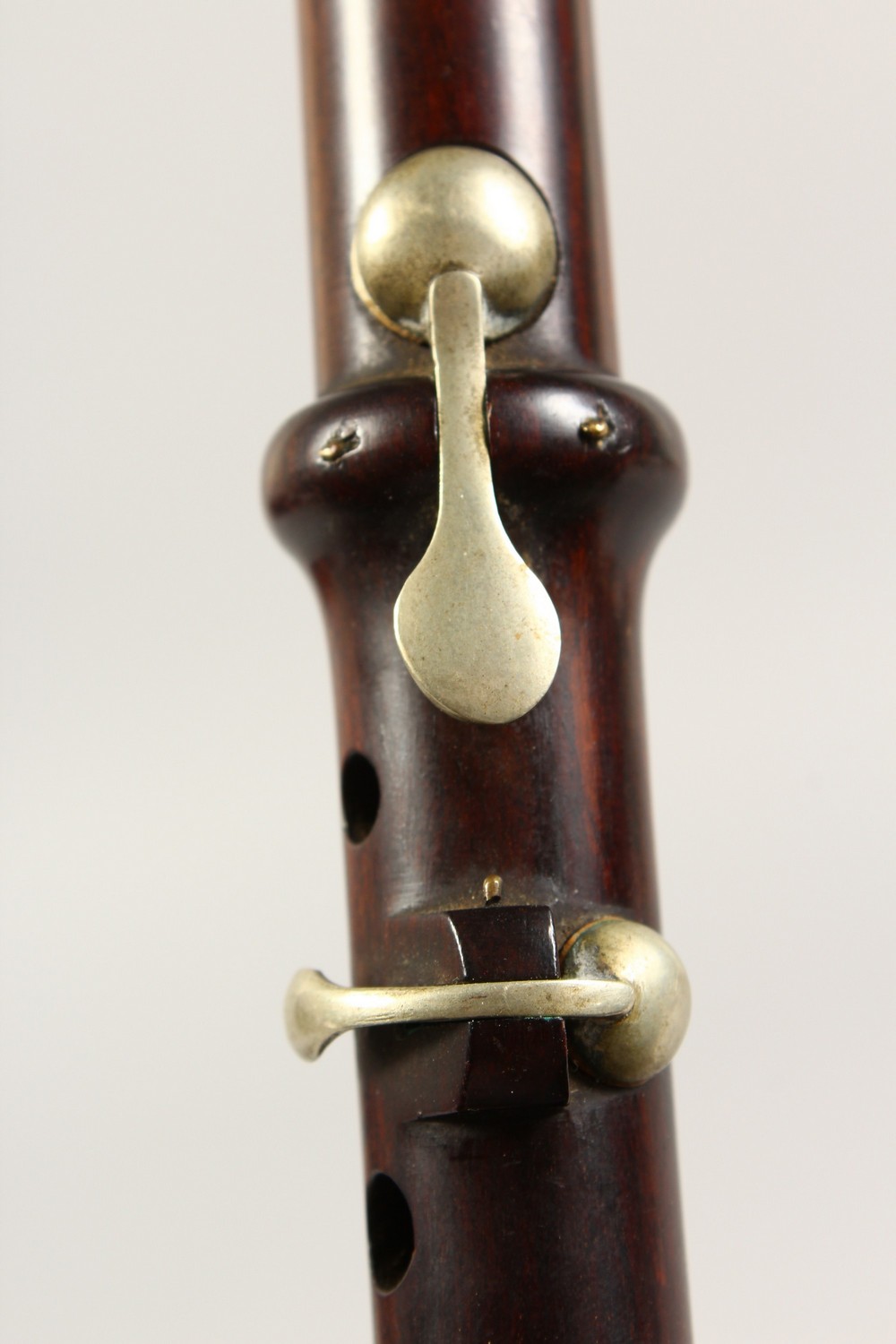 A ROSEWOOD MUSICAL INSTRUMENT. 15.5ins long. - Image 5 of 9