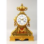 A GOOD 18TH CENTURY FRENCH ORMOLU CLOCK, with blue and white circular dial, eight-day movement