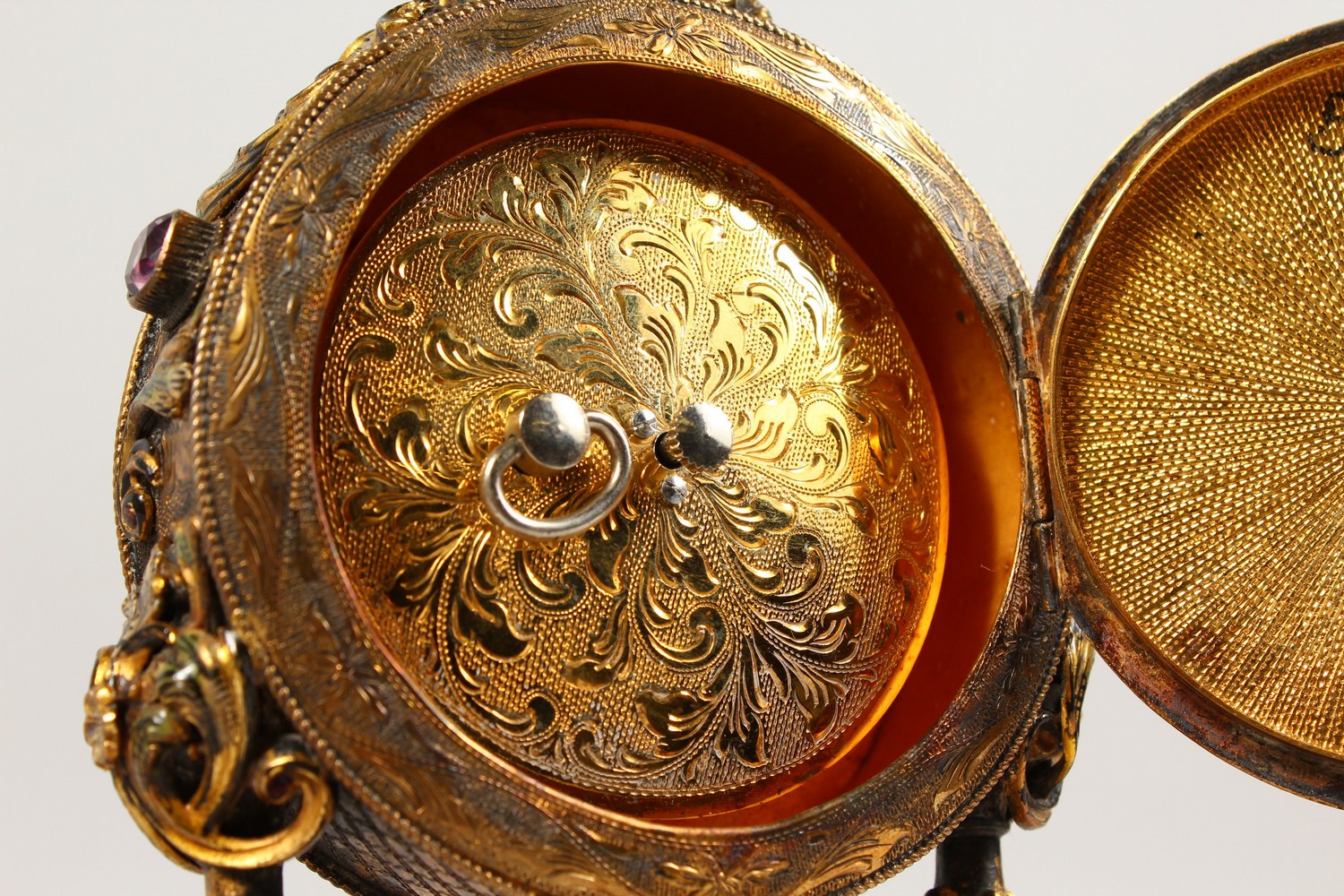 A VERY GOOD RUSSIAN SILVER GILT MUSICAL CLOCK, set with semi-precious stones, the face painted - Image 5 of 6