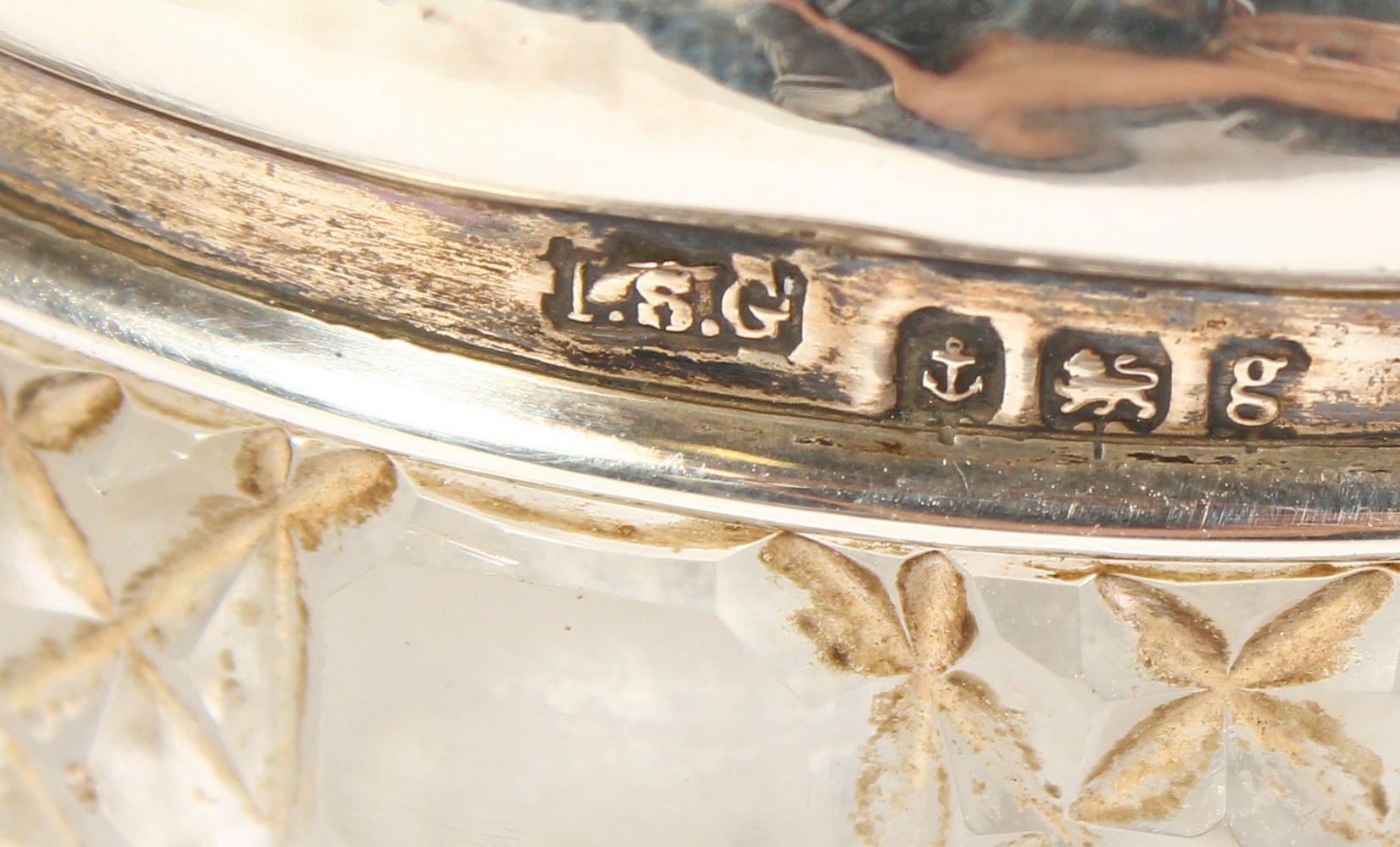 A VICTORIAN GLASS SALTS JAR AND COVER, repousse with angel head, Birmingham 1897, and A PIN JAR, - Image 7 of 9