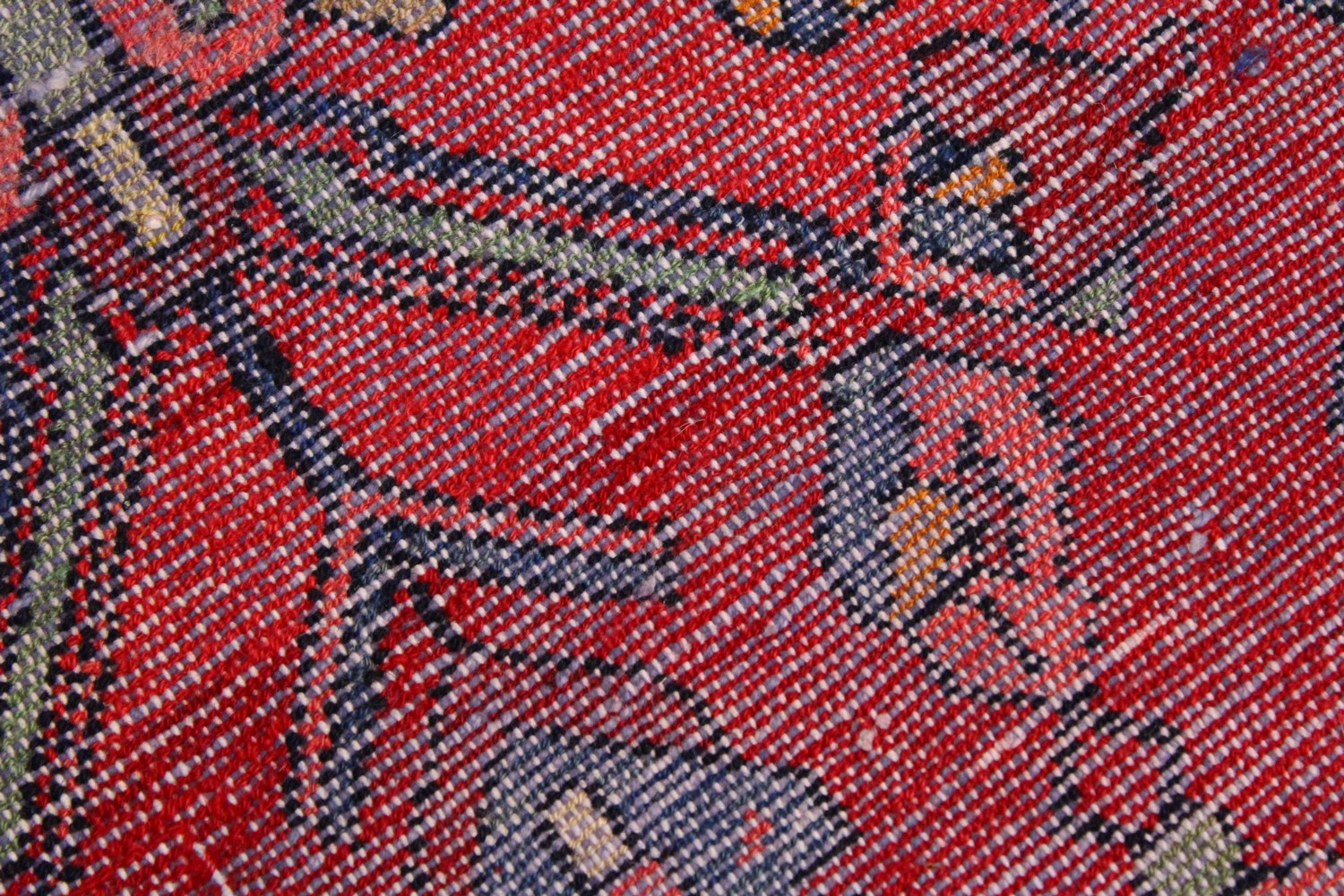 A PERSIAN RUG, with red and blue design. 6ft 8ins x 3ft 4ins. - Image 4 of 6