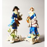 A GOOD PAIR OF SAMSON OF PARIS CHELSEA FIGURES OF A GALLANT AND LADY, the lady carrying a basket