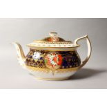 AN EARLY 19TH CENTURY CHAMBERLAIN WORCESTER TEAPOT AND COVER painted in imari style similar to the