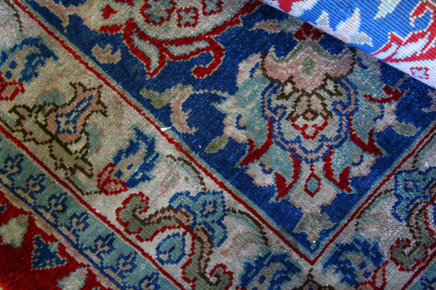 A GOOD PERSIAN PART SILK CARPET, with central motif, phoenix birds and flowers, within a triple - Image 8 of 8