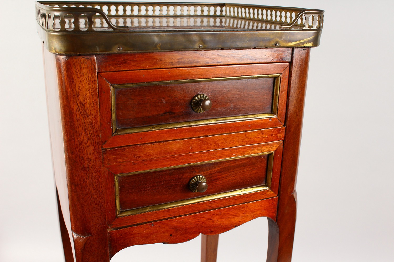 A LATE 19TH CENTURY FRENCH MAHOGANY MARBLE TOP TWO DRAWER PETIT COMMODE, the slender legs united - Image 3 of 6