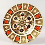 A ROYAL CROWN DERBY JAPAN PATTERN PLATE, Pattern 1128. 10ins diameter.