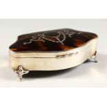 A SHAPED SILVER JEWELLERY BOX, with tortoiseshell top. Birmingham 1914.