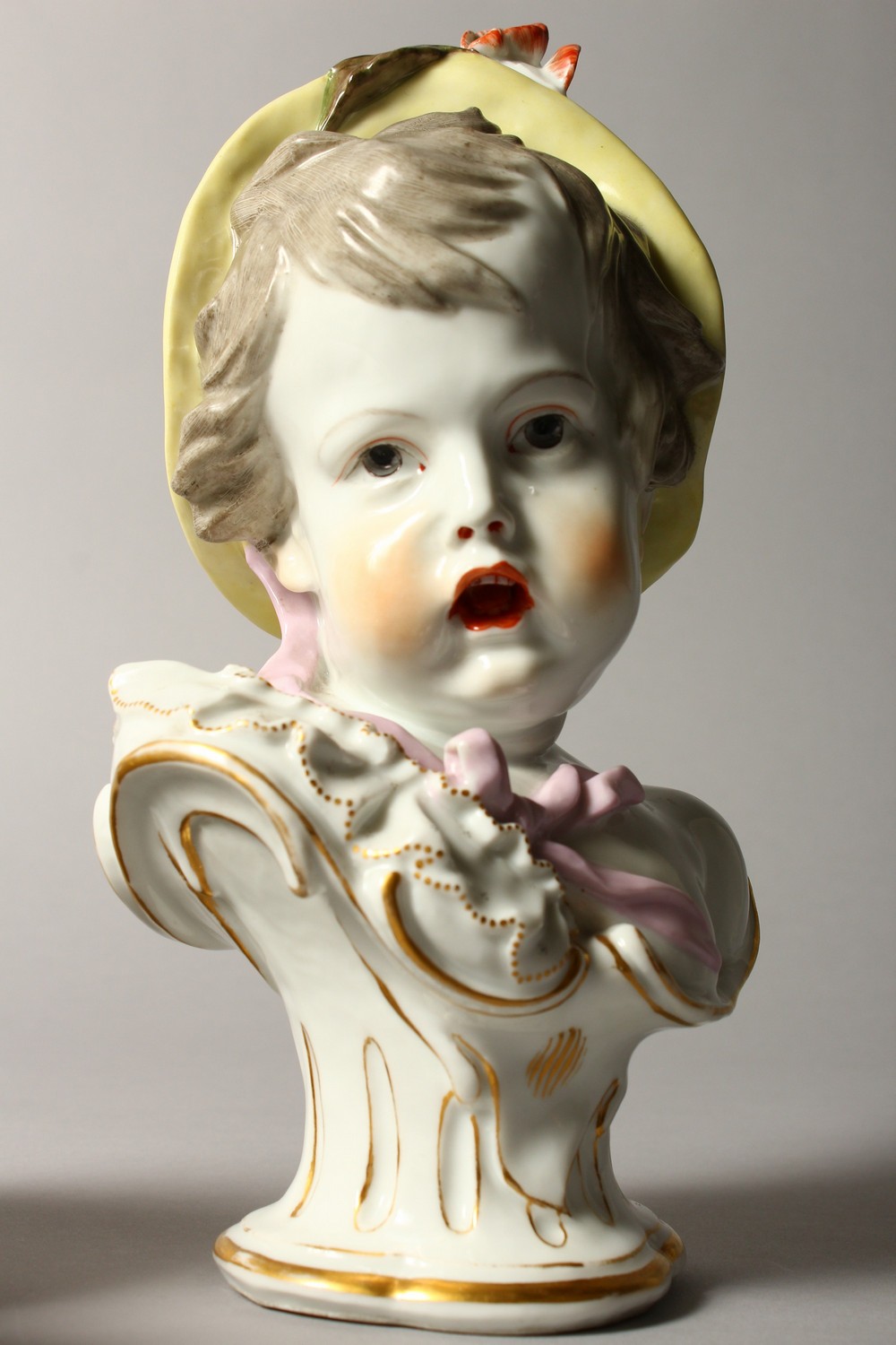 A GOOD PAIR OF 19TH CENTURY MEISSEN STYLE BUSTS OF CHILDREN, one with grapes in her hair, the - Image 6 of 8