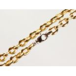 A STERLING SILVER GILDED CHAIN NECKLACE.