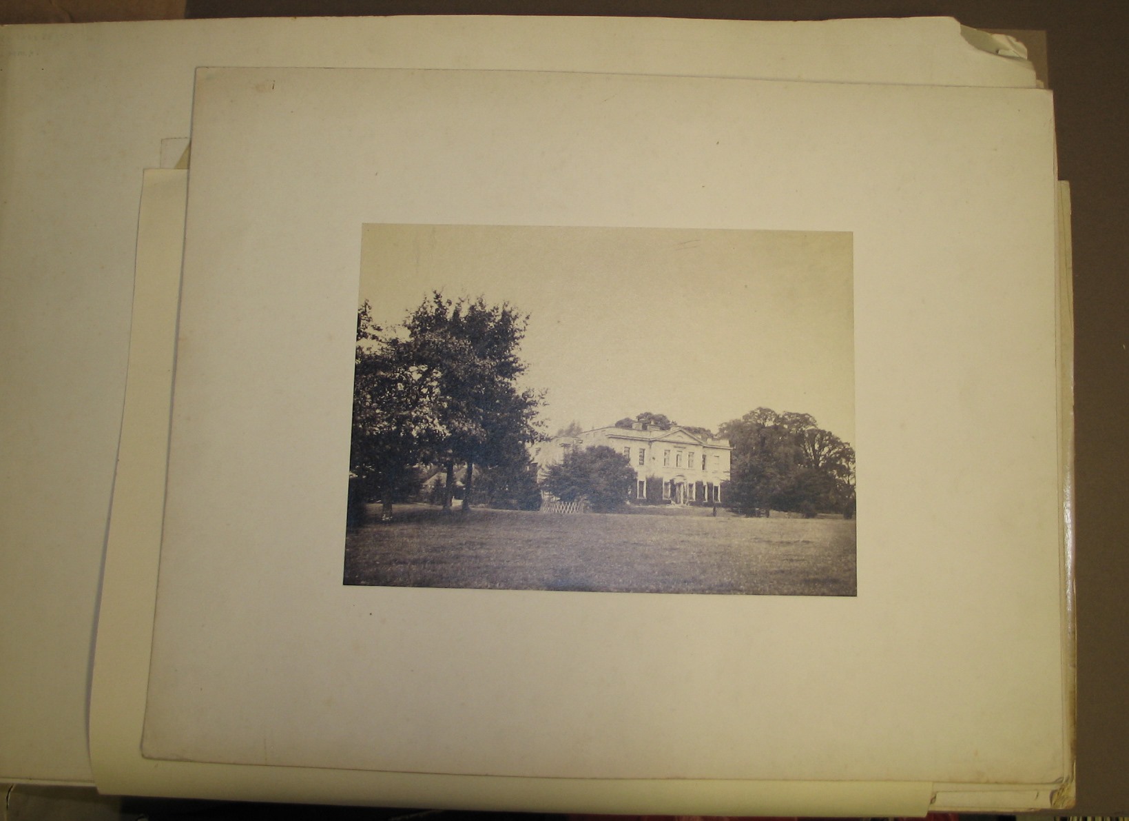 [PHOTOGRAPHY] 10 large format photos, mounted, incl. 1 of a country house (unidentified) with