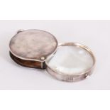 A SILVER CASED CIRCULAR MAGNIFYING GLASS. London 1901.