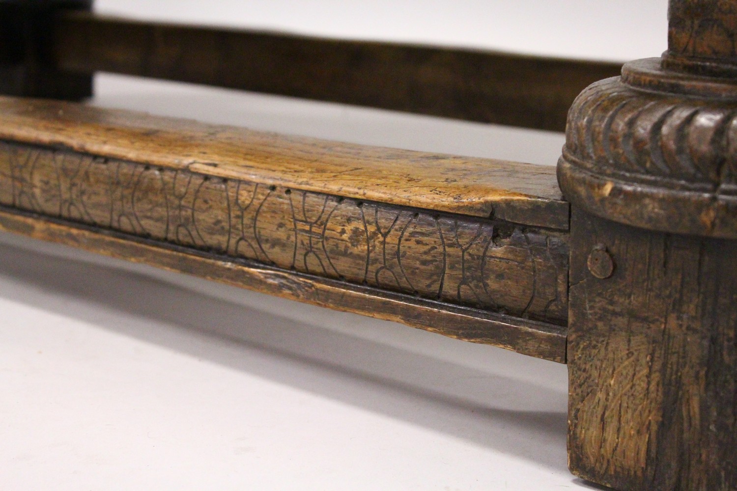 A GOOD 17TH/18TH CENTURY OAK DRAW LEAF TABLE, with a plain rectangular top, carved frieze on four - Image 4 of 9