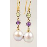 A PAIR OF 9CT GOLD, AMETHYST, PERIDOT AND PEARL DROP EARRINGS.