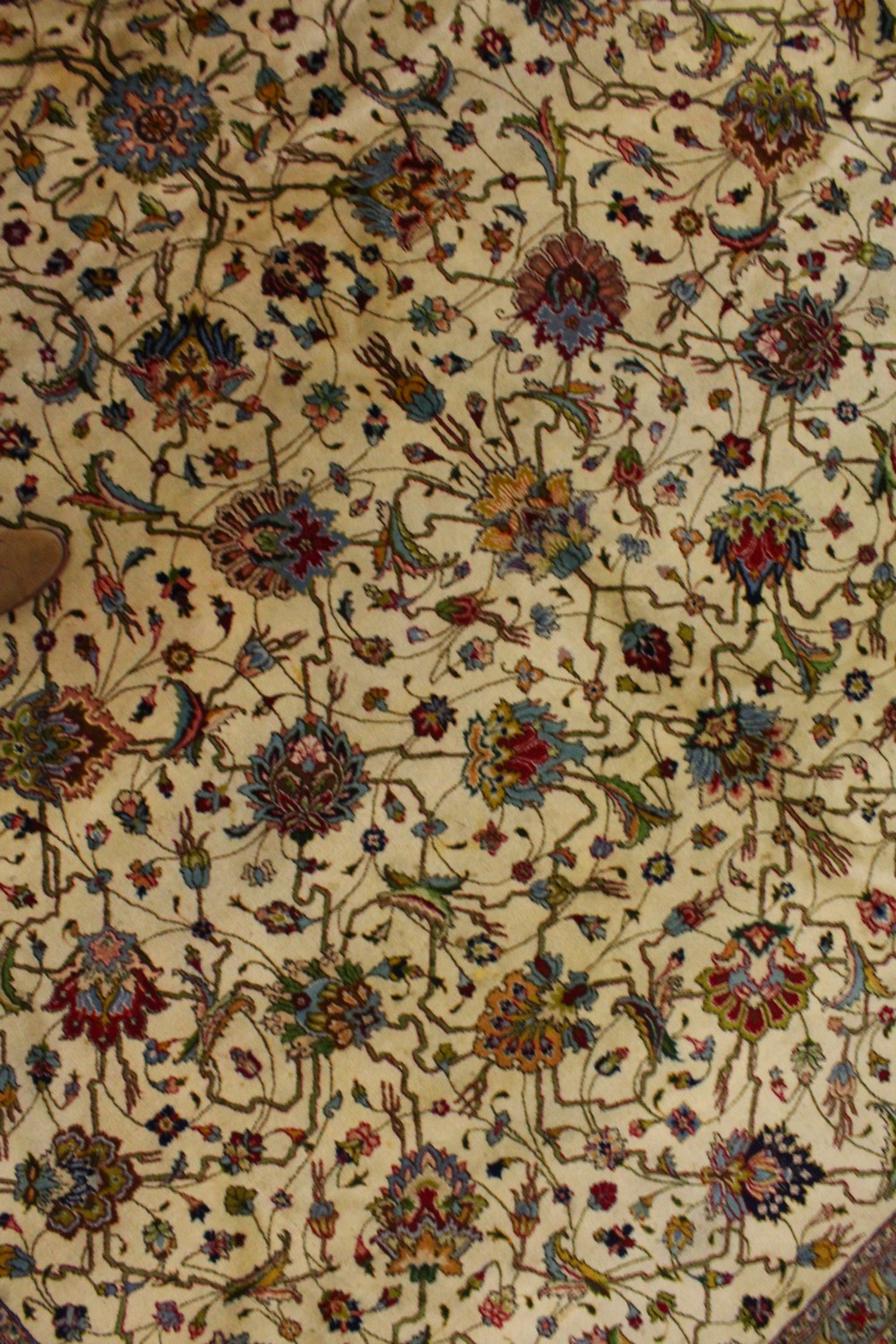 A VERY GOOD LARGE PERSIAN CARPET, cream ground, with stylised floral decoration, within a similar - Image 2 of 9