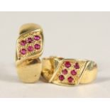 A PAIR OF 9CT GOLD EAR CLIPS, 6gms.