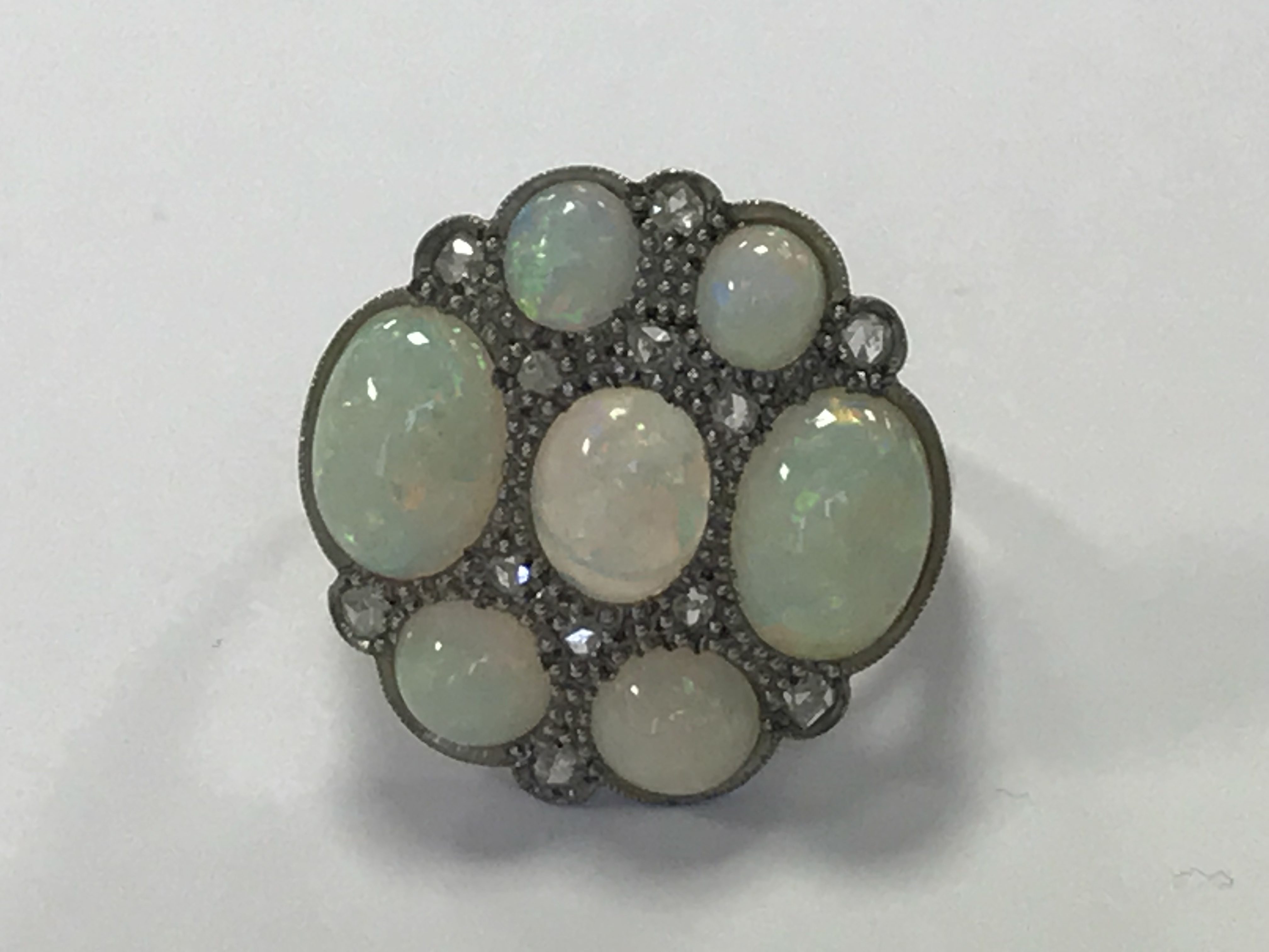 AN IMPRESSIVE DECO STYLE OPAL AND ROSE DIAMOND 18CT ROUND CLUSTER RING - Image 2 of 4