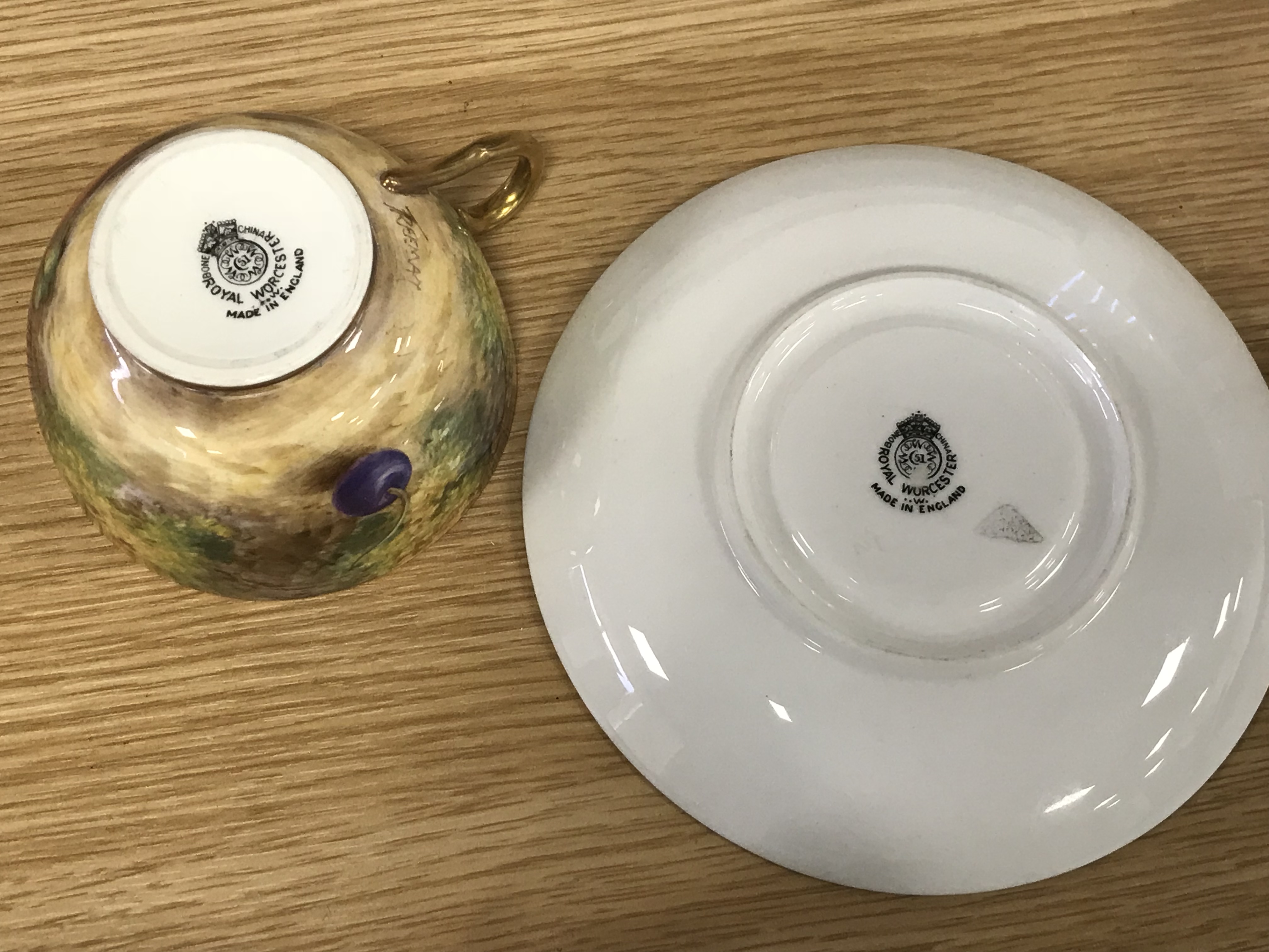 ROYAL WORCESTER CUP & SAUCER, APPROX. 5.5 ins. DIA. DEC. FRUIT SIG. FREEMAN - Image 2 of 5