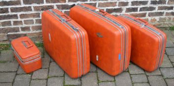 4 graduated Samsonite cases