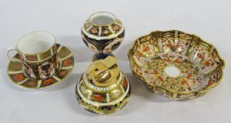 Assorted Royal Crown Derby imari pattern ceramics inc table lighter and coffee cup and saucer