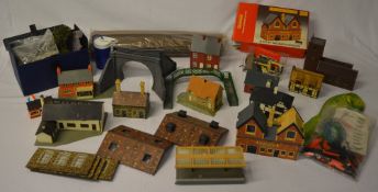 Various model railway scenery and accessories including Hornby