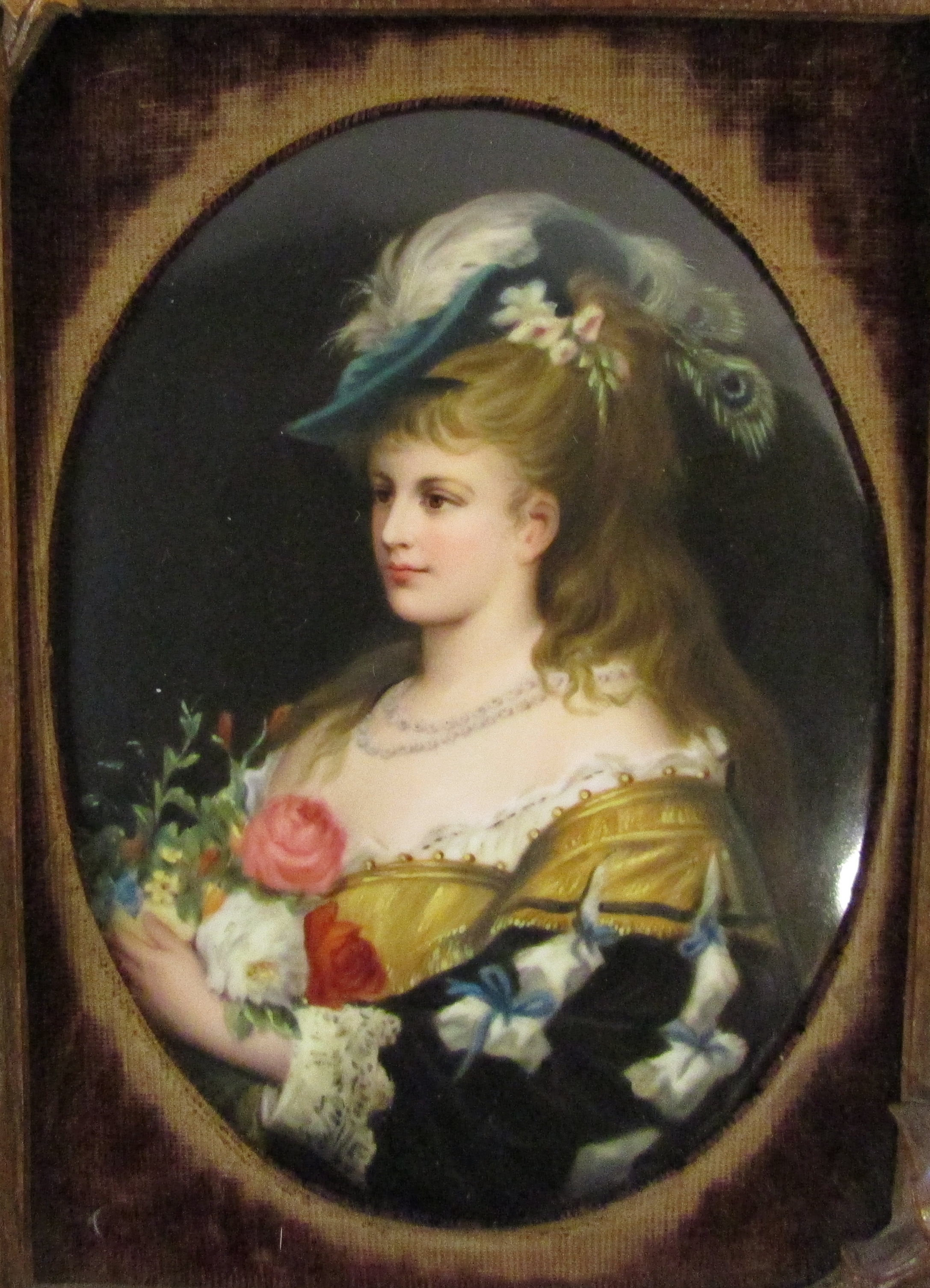 Miniature portrait painting of a lady approx 9cm x 12 cm in a carved wooden frame 18 cm x 26 cm - Image 3 of 4