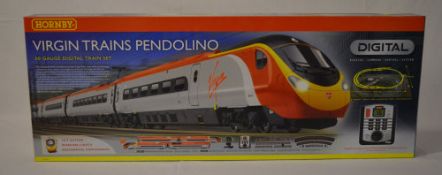 Hornby OO gauge digital train set, R1076, 'Virgin Trains Pendolino' , boxed.